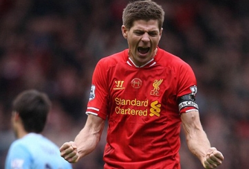 Steven Gerrard đã khóc và nói gì với đồng đội sau trận thắng Man City?
